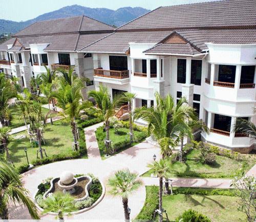 Rawai Grand House Hotel Bagian luar foto