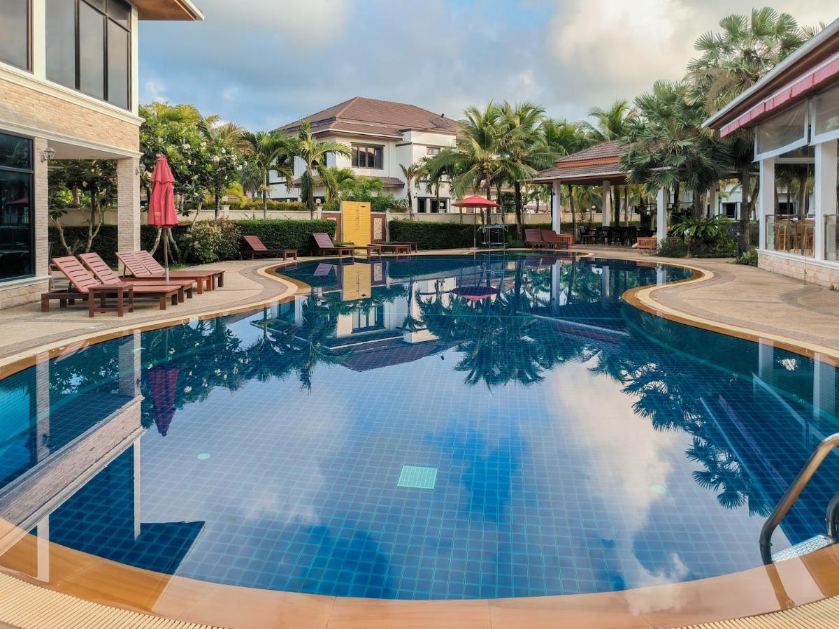 Rawai Grand House Hotel Bagian luar foto