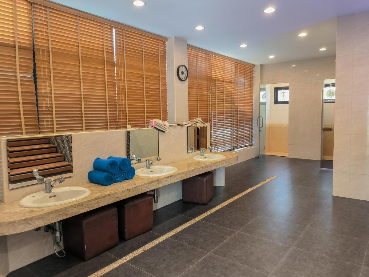 Rawai Grand House Hotel Bagian luar foto
