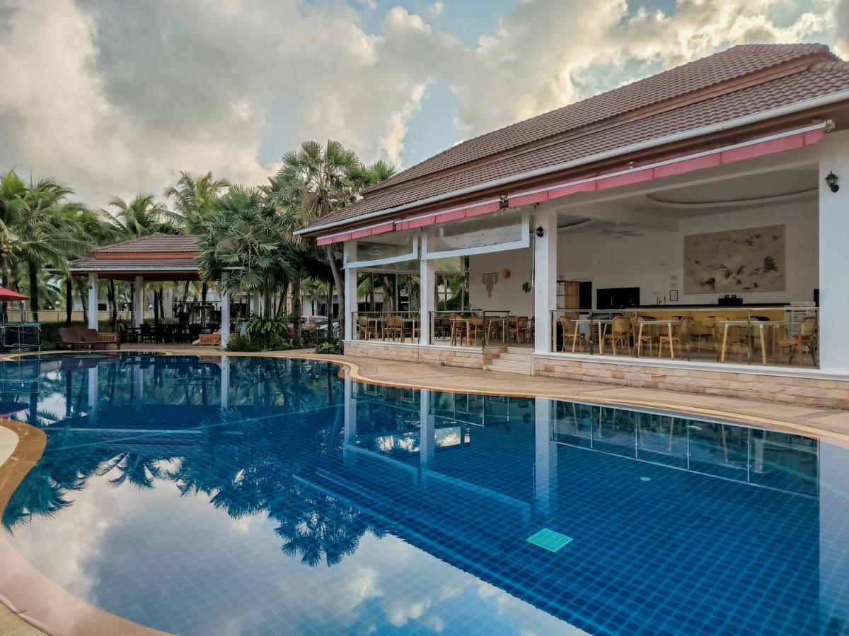 Rawai Grand House Hotel Bagian luar foto