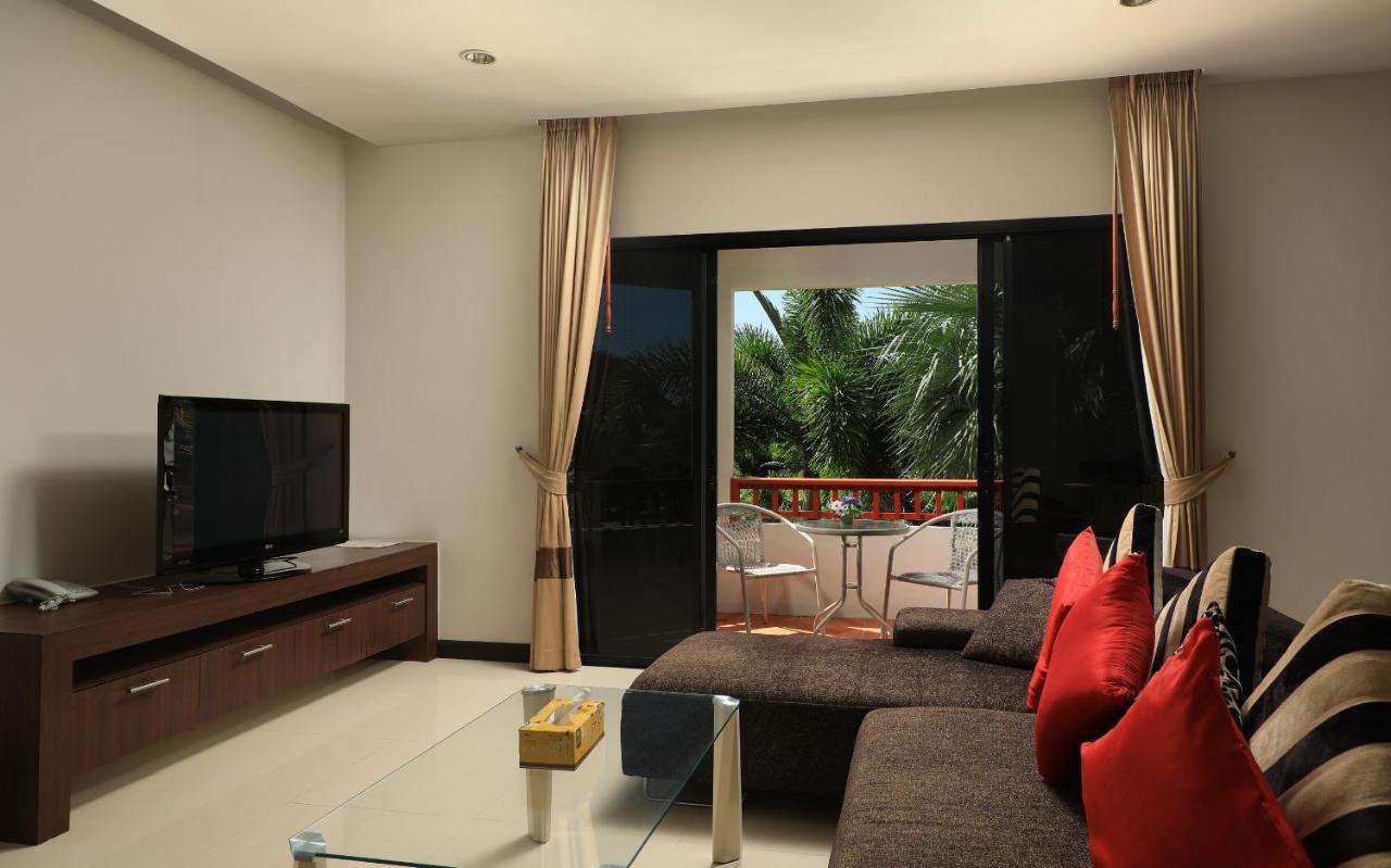 Rawai Grand House Hotel Bagian luar foto