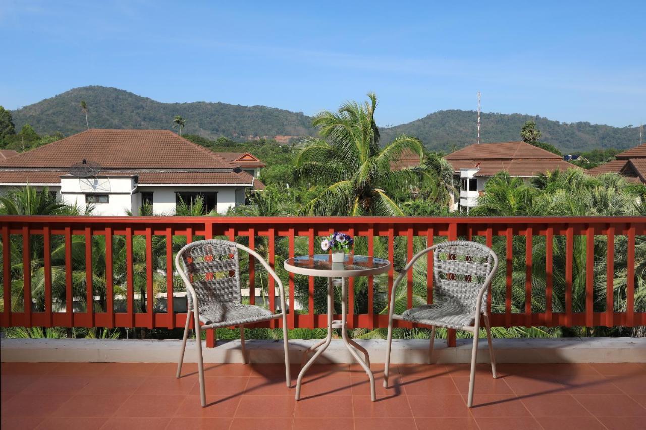 Rawai Grand House Hotel Bagian luar foto