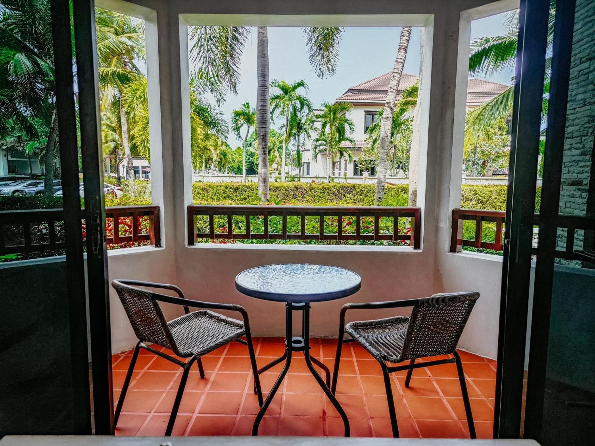 Rawai Grand House Hotel Bagian luar foto