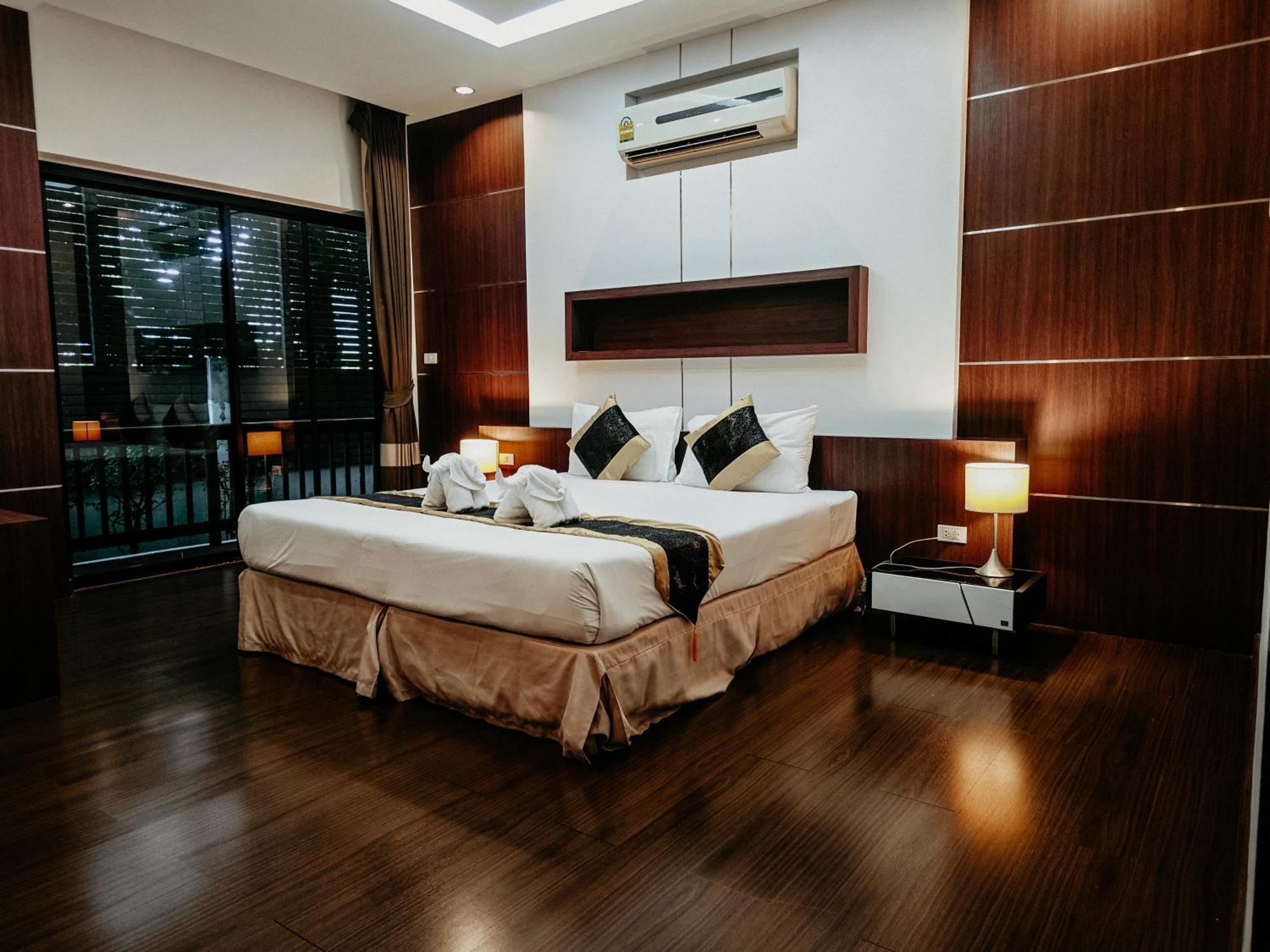 Rawai Grand House Hotel Bagian luar foto