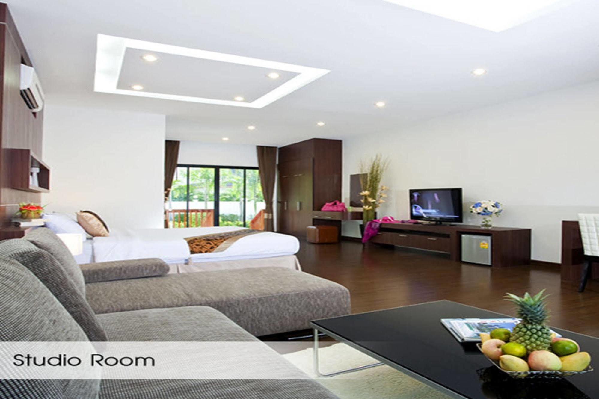 Rawai Grand House Hotel Bagian luar foto